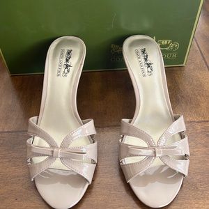 COACH AND FOUR HEELS